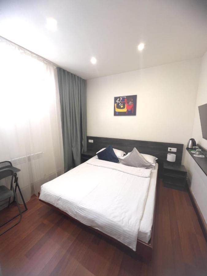 Nava Hotel Γιερεβάν Δωμάτιο φωτογραφία