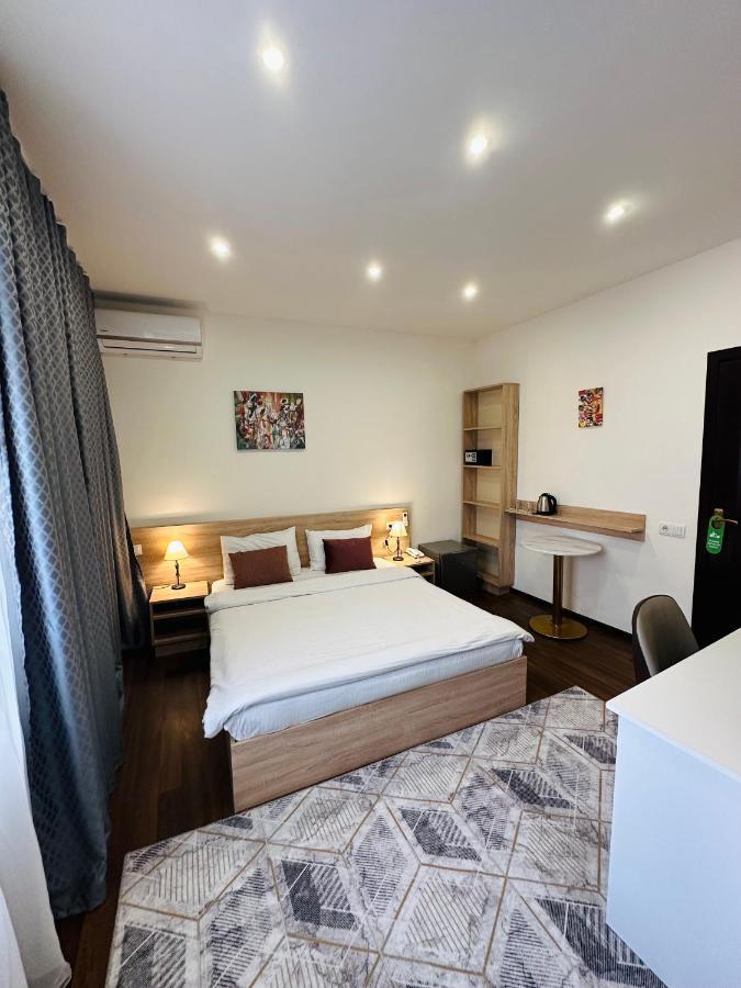 Nava Hotel Γιερεβάν Εξωτερικό φωτογραφία