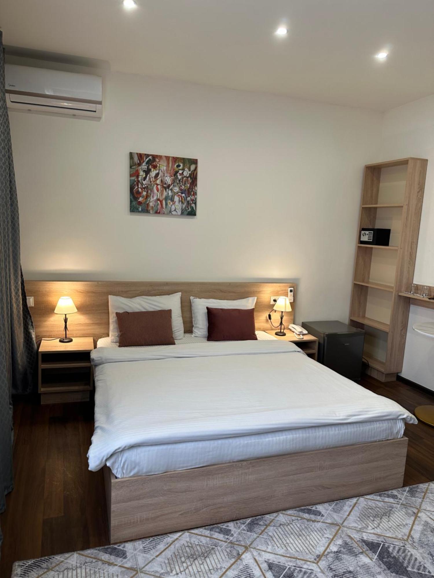 Nava Hotel Γιερεβάν Δωμάτιο φωτογραφία