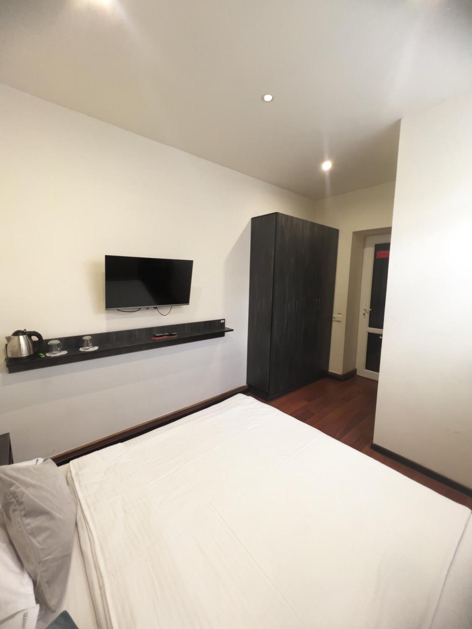 Nava Hotel Γιερεβάν Δωμάτιο φωτογραφία